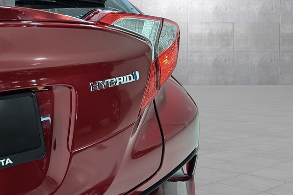 Toyota C-HR 20 of 30