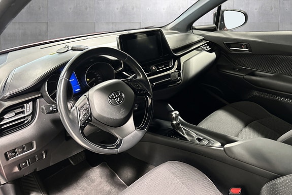 Toyota C-HR 10 of 30