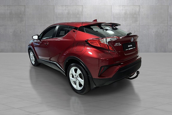 Toyota C-HR 3 of 30