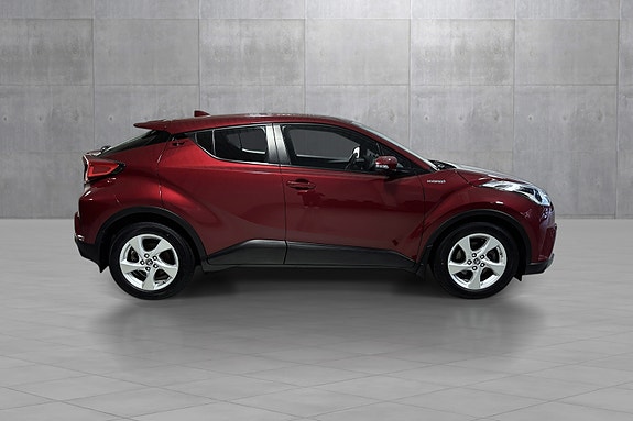 Toyota C-HR 6 of 30