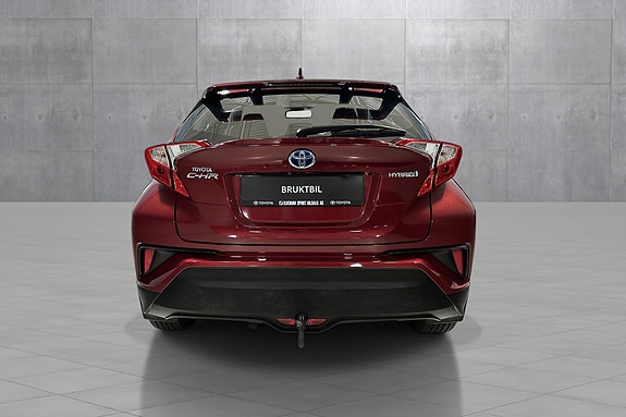 Toyota C-HR 4 of 30