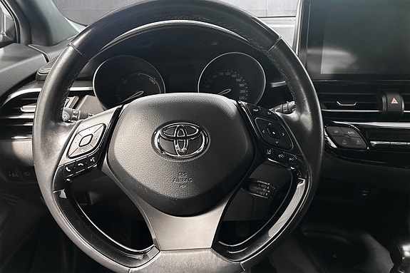 Toyota C-HR 11 of 30