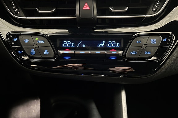 Toyota C-HR 26 of 30