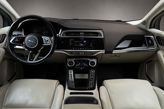 Jaguar I-PACE 10 of 30