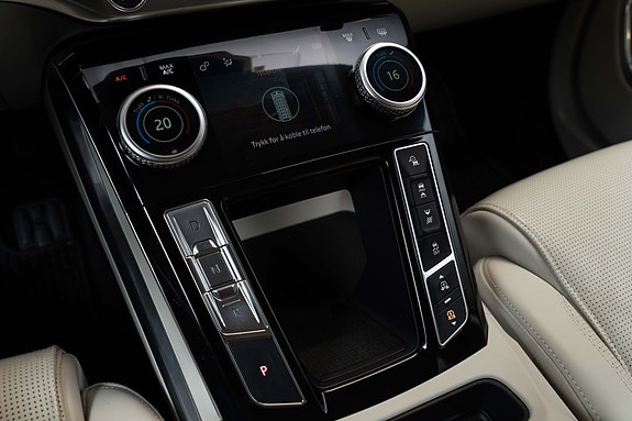 Jaguar I-PACE 28 of 30