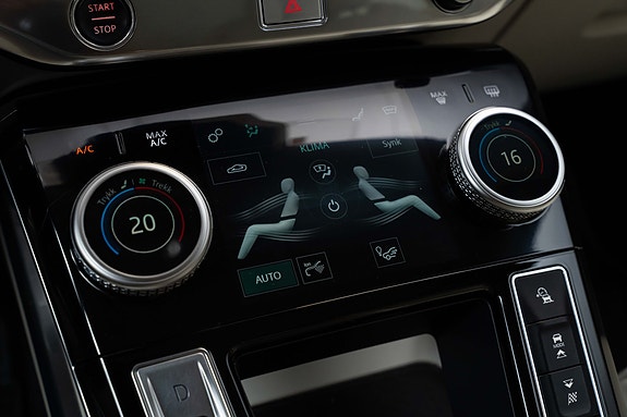 Jaguar I-PACE 27 of 30