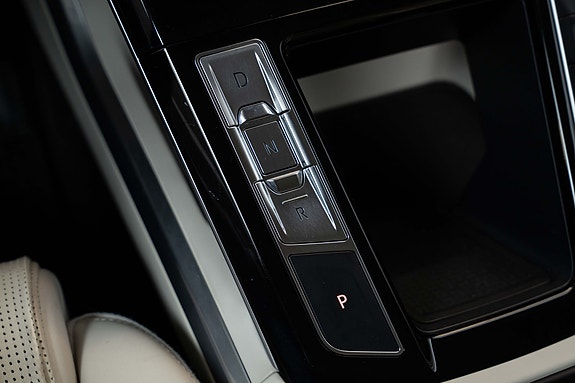 Jaguar I-PACE 29 of 30