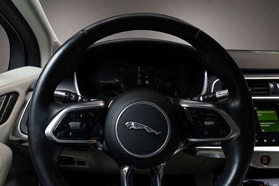 Jaguar I-PACE 22 of 30