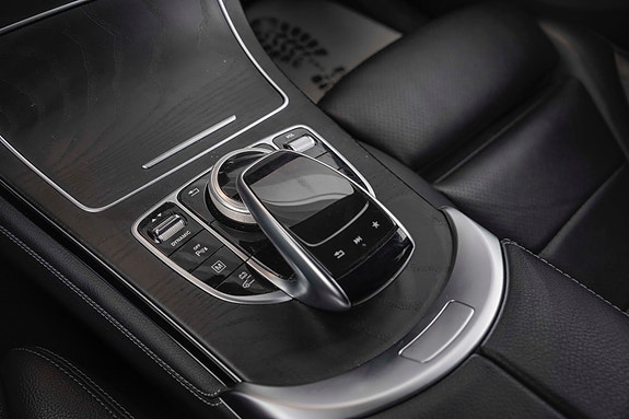 Mercedes-Benz GLC350 e 26 of 26