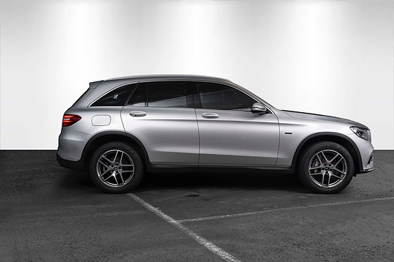 Mercedes-Benz GLC350 e 6 of 26