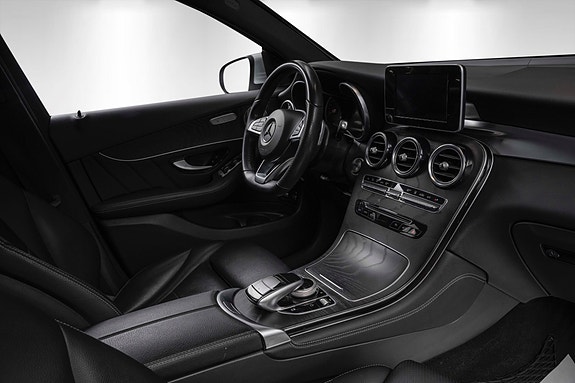 Mercedes-Benz GLC350 e 17 of 26