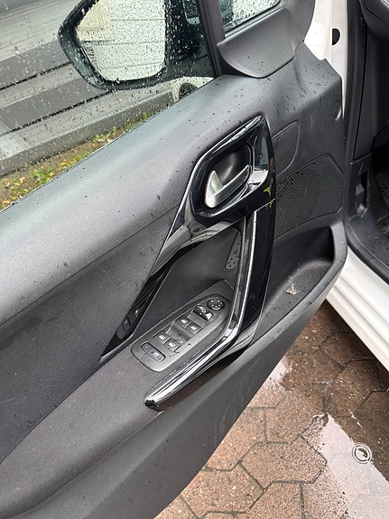 Peugeot 208 7 of 29