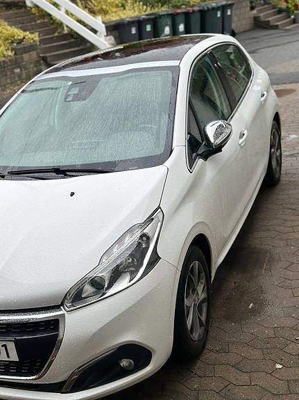Peugeot 208 4 of 29