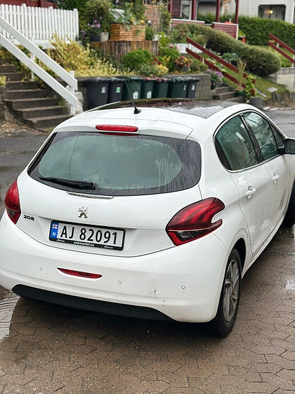 Peugeot 208 15 of 29