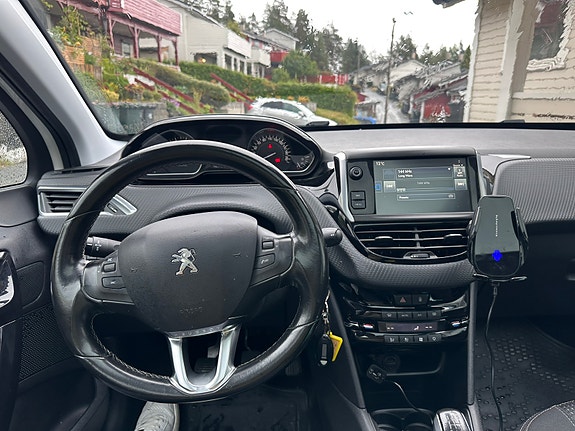 Peugeot 208 19 of 29