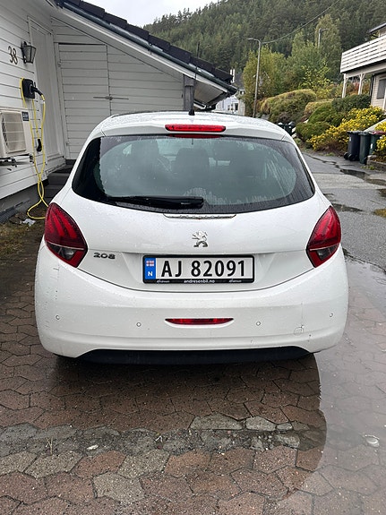 Peugeot 208 8 of 29
