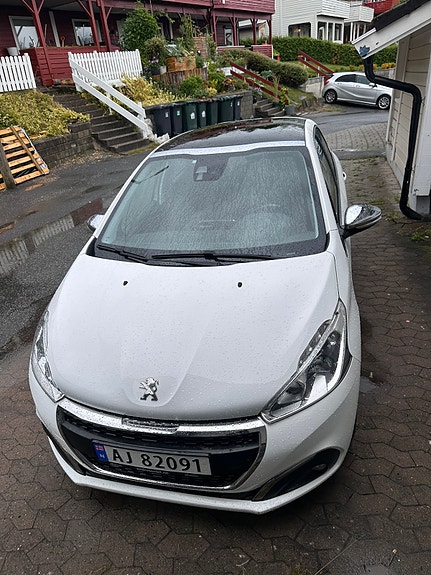 Peugeot 208 5 of 29