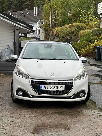 Peugeot 208 14 of 29