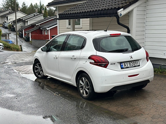 Peugeot 208 12 of 29