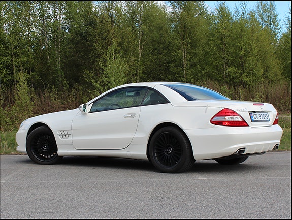 Mercedes-Benz SL550 25 of 25