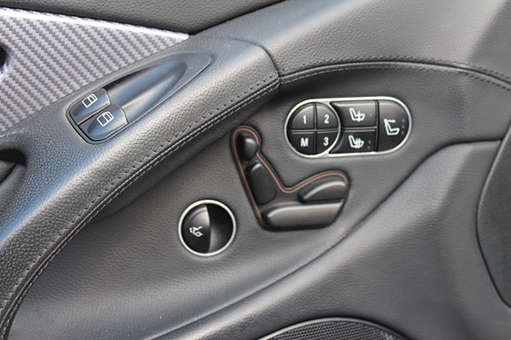 Mercedes-Benz SL550 17 of 25