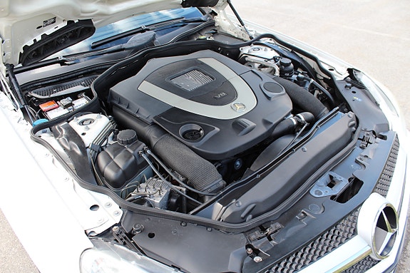 Mercedes-Benz SL550 19 of 25