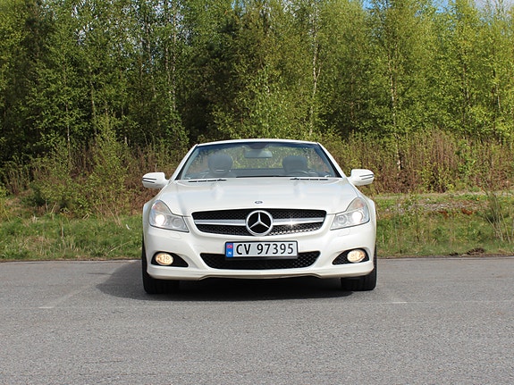 Mercedes-Benz SL550 7 of 25