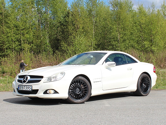 Mercedes-Benz SL550 24 of 25