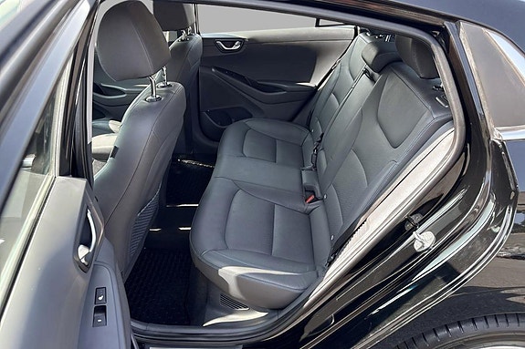 Hyundai IONIQ 7 of 12