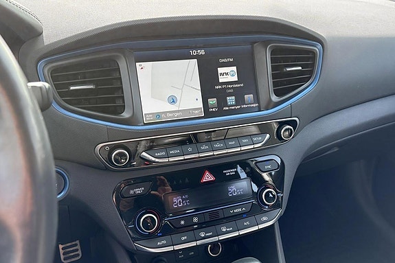 Hyundai IONIQ 11 of 12