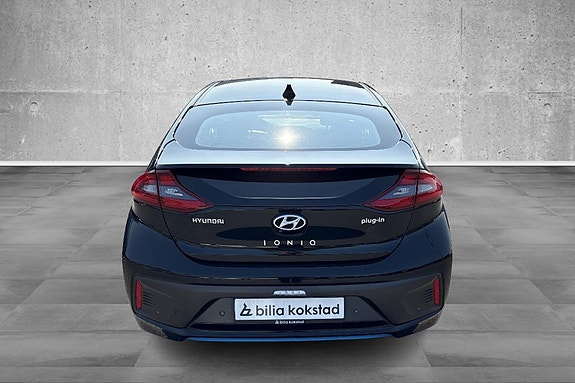 Hyundai IONIQ 4 of 12
