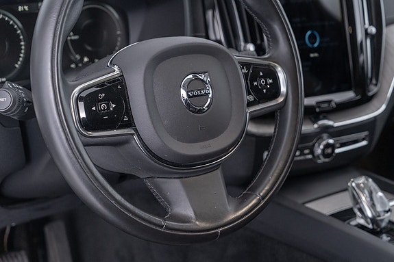 Volvo XC60 14 of 30