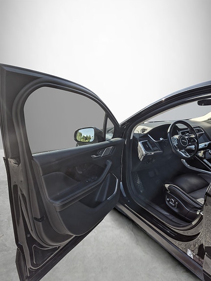 Jaguar I-PACE 9 of 21