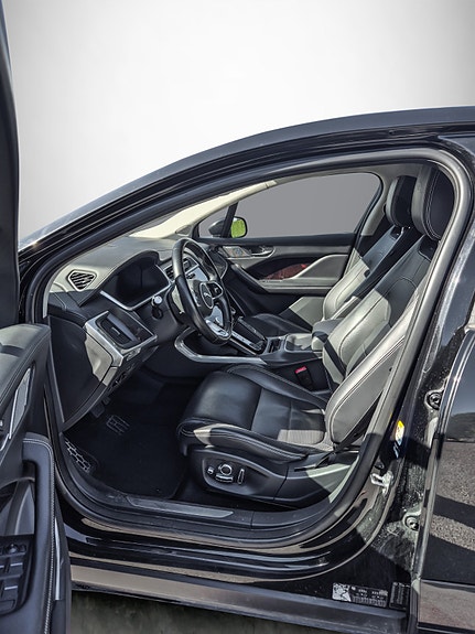 Jaguar I-PACE 10 of 21