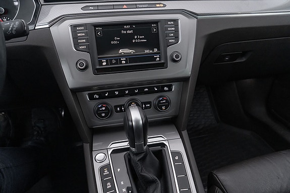 Volkswagen Passat Alltrack 16 of 30