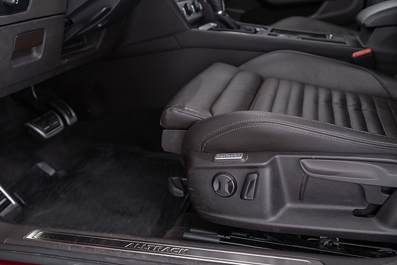 Volkswagen Passat Alltrack 15 of 30