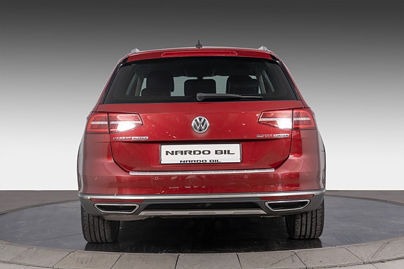 Volkswagen Passat Alltrack 6 of 30