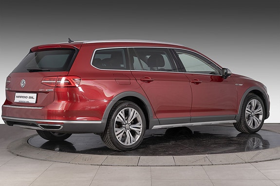 Volkswagen Passat Alltrack 7 of 30