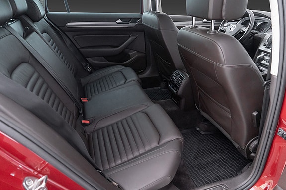 Volkswagen Passat Alltrack 23 of 30