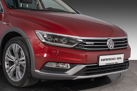 Volkswagen Passat Alltrack 9 of 30