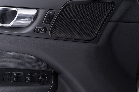 Volvo XC60 20 of 30