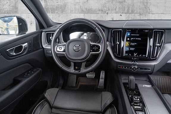 Volvo XC60 30 of 30