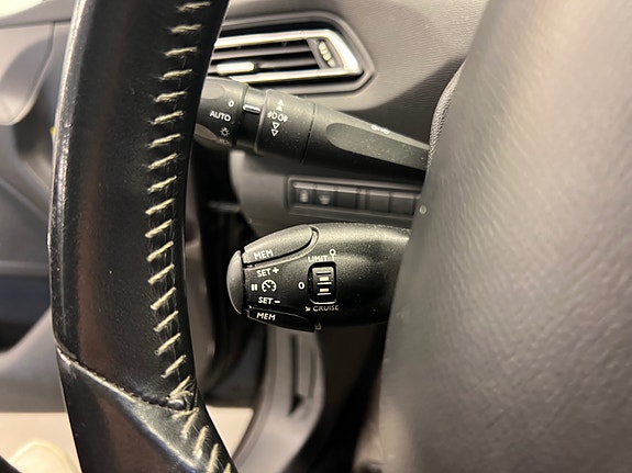 Peugeot 308 17 of 21