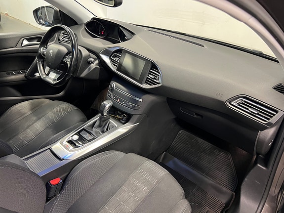 Peugeot 308 10 of 21