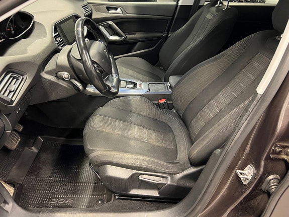 Peugeot 308 8 of 21