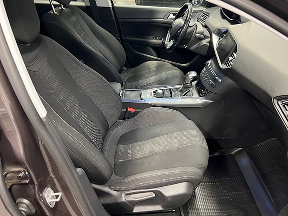Peugeot 308 9 of 21