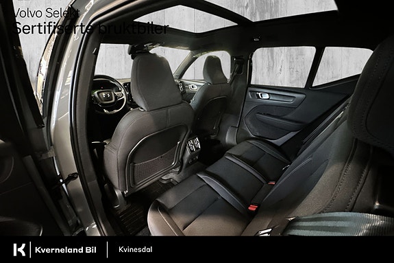 Volvo EX40 13 of 30