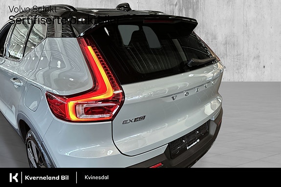 Volvo EX40 26 of 30
