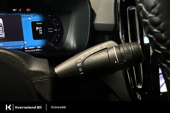 Volvo EX40 18 of 30