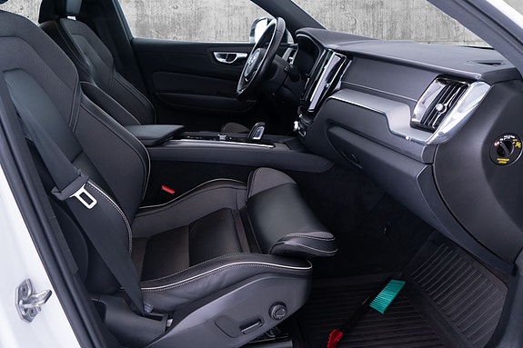 Volvo XC60 16 of 30